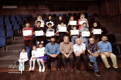 طی مراسمی با اهدای گواهینامه پایان دوره

کلاس بازیگری طرح اوقات فراغت انجمن هنرهای نمایشی استان گلستان در گرگان پایان یافت