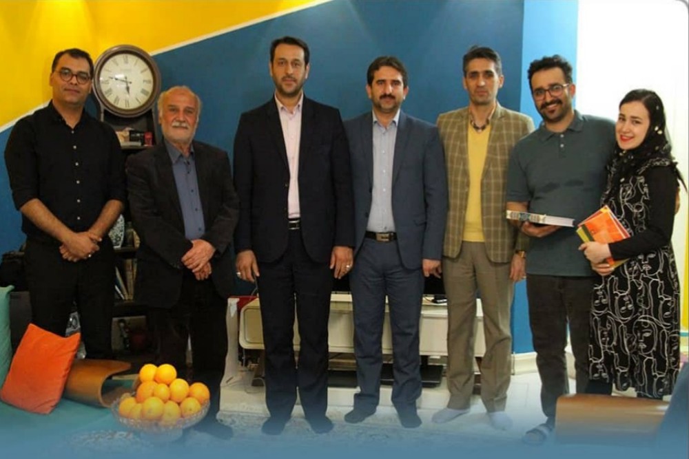 به مناسبت روز جهانی تئاتر و روز ملی هنرهای نمایشی

مدیرکل فرهنگ و ارشاد اسلامی گلستان با زوج جوان هنرمند هنرهای نمایشی دیدار کرد
