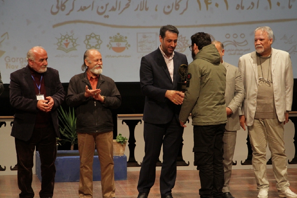 تجلیل از سه جوان گلستانی در سی و سومین جشنواره تئاتر استان گلستان