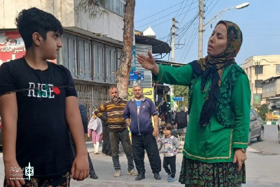 نمایش خیابانی 《معرکه در معرکه》نوشته و کار مهدی کردی در بندرگز